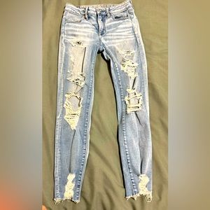 AMERICAN EAGLE super stretch skinny ripped jeans *like NEW* size 2 short